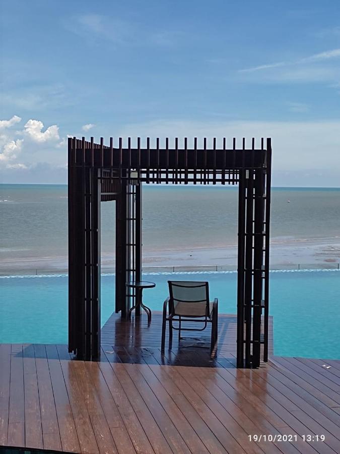 Seaview Studio With King Bed At Imperium Residence, Kuantan Kültér fotó