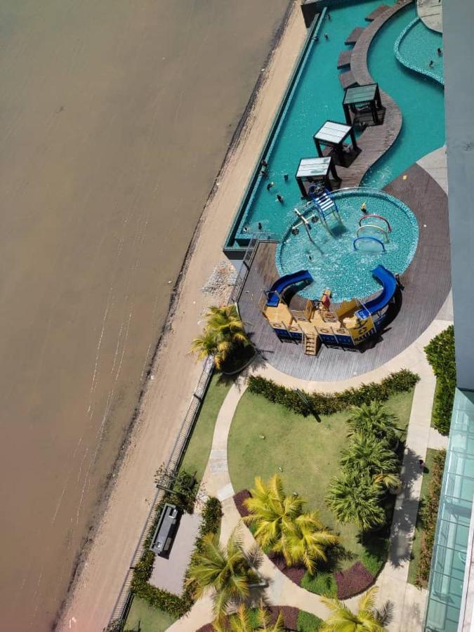 Seaview Studio With King Bed At Imperium Residence, Kuantan Kültér fotó